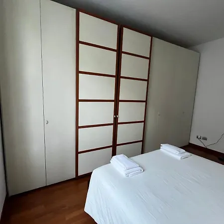 Apartment Bilocale Zona Tortona Milan